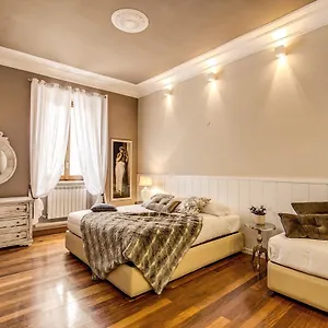 https://spanishsteps-miracle-suite.it-romehotels.com