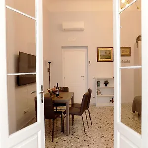 Treehouse Apartament Bari